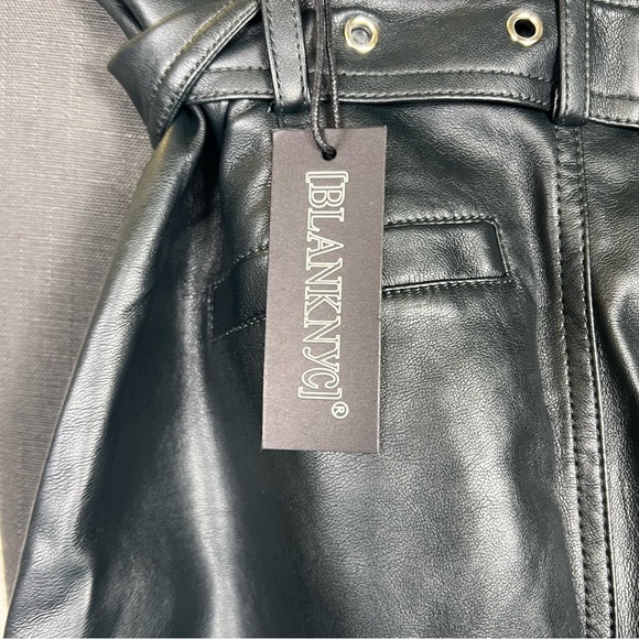 Blank NYC Women’s Black Faux Leather Pants with Belt Size 26 - Picture 5 of 9
